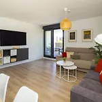 Apartman Cubo's Urban Sky West View 5 *