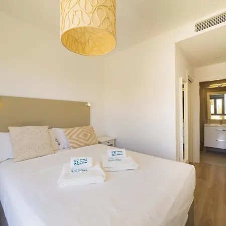 Cubo's Urban Sky West View 5 Apartment