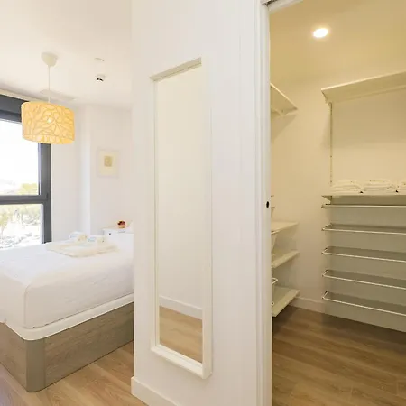 Apartment Cubo's Urban Sky West View 5